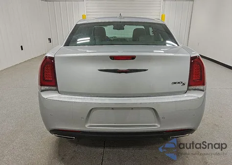 2021 Chrysler 300 S из США, поврежденный, VIN 2C3CCABG5MH537442